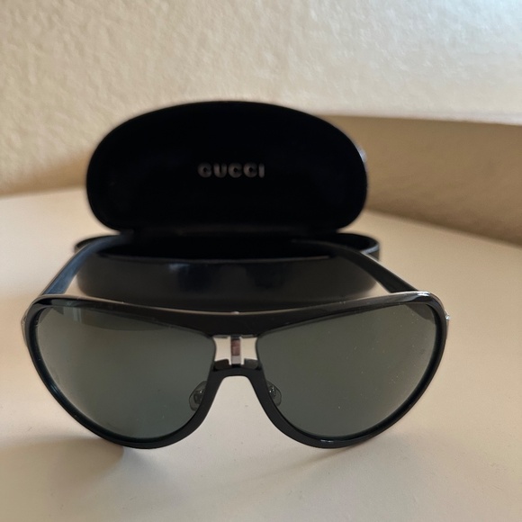 Vintage Gucci Aviator Sunglasses – Early 2000s with Original Case - Picture 6 of 11